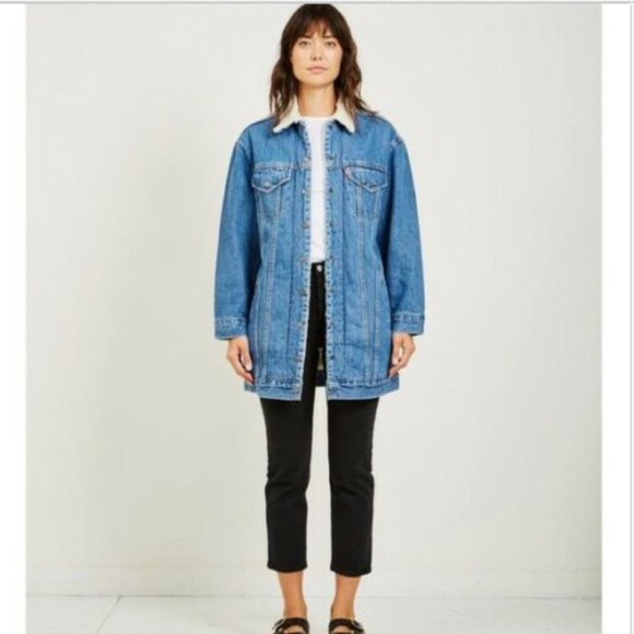 LEVI'S BOYFRIEND LENGTHENED TRUCKER SHERPA JACKET - Picture 3 of 7